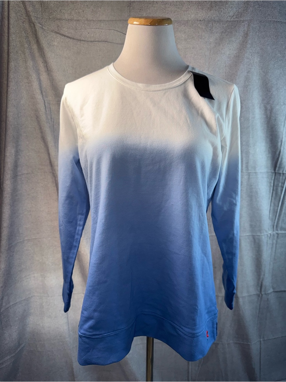 1671-d&Co Women's White-to-Blue Ombré Crewneck Sweatshirt